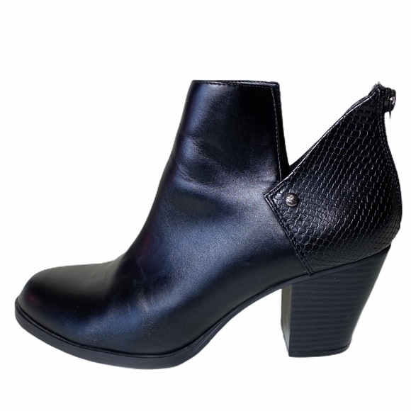 simply vera wang ankle boots